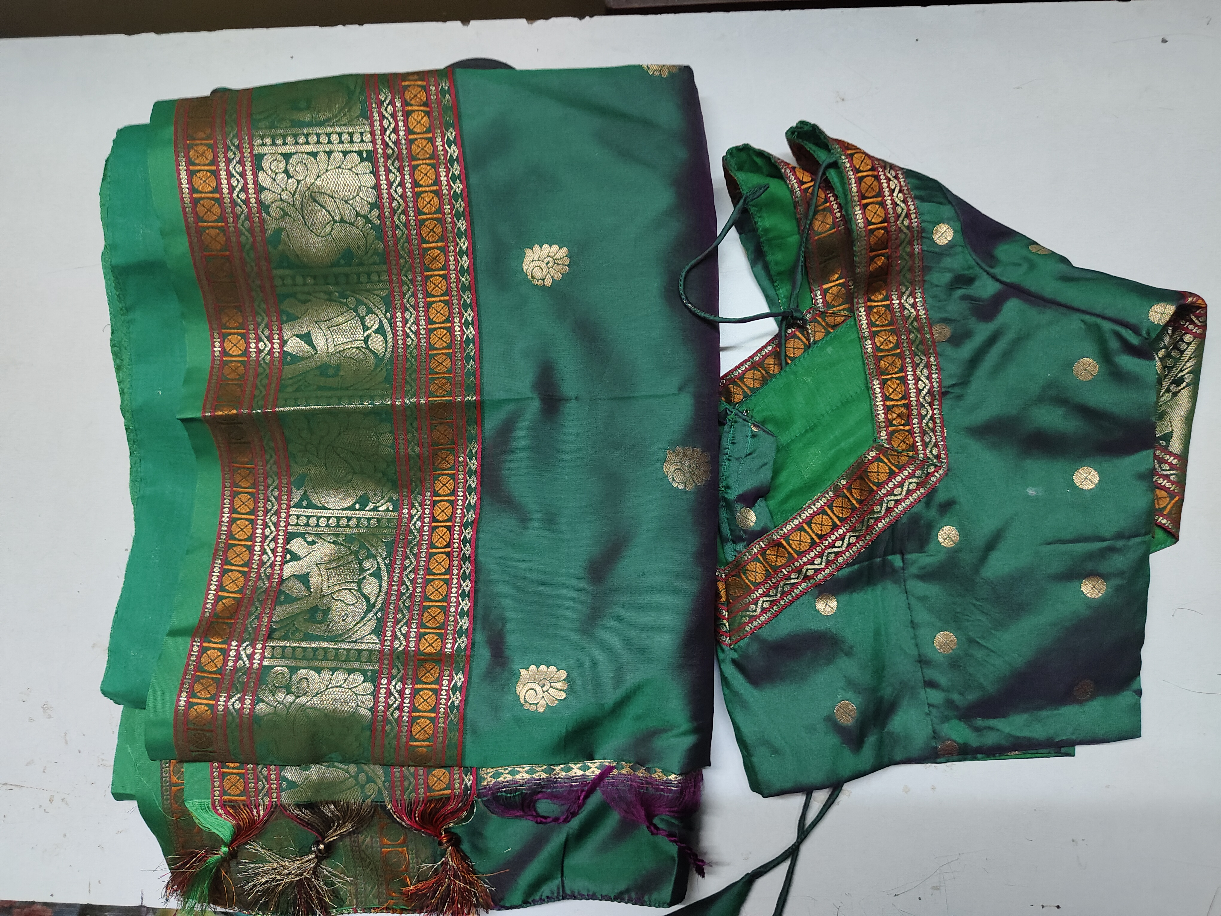 soft banaras slik Saree