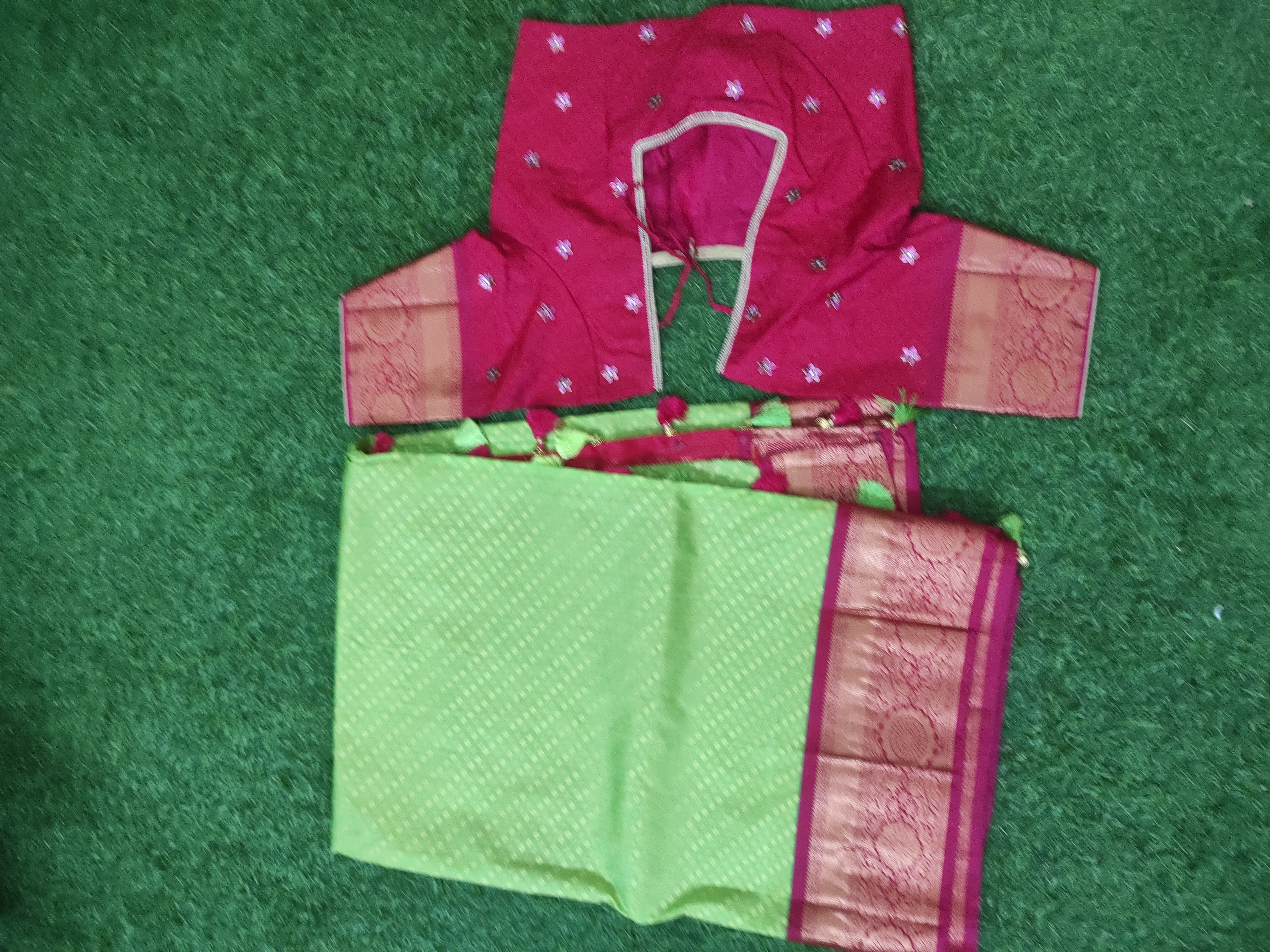 Semi pattu saree Saree