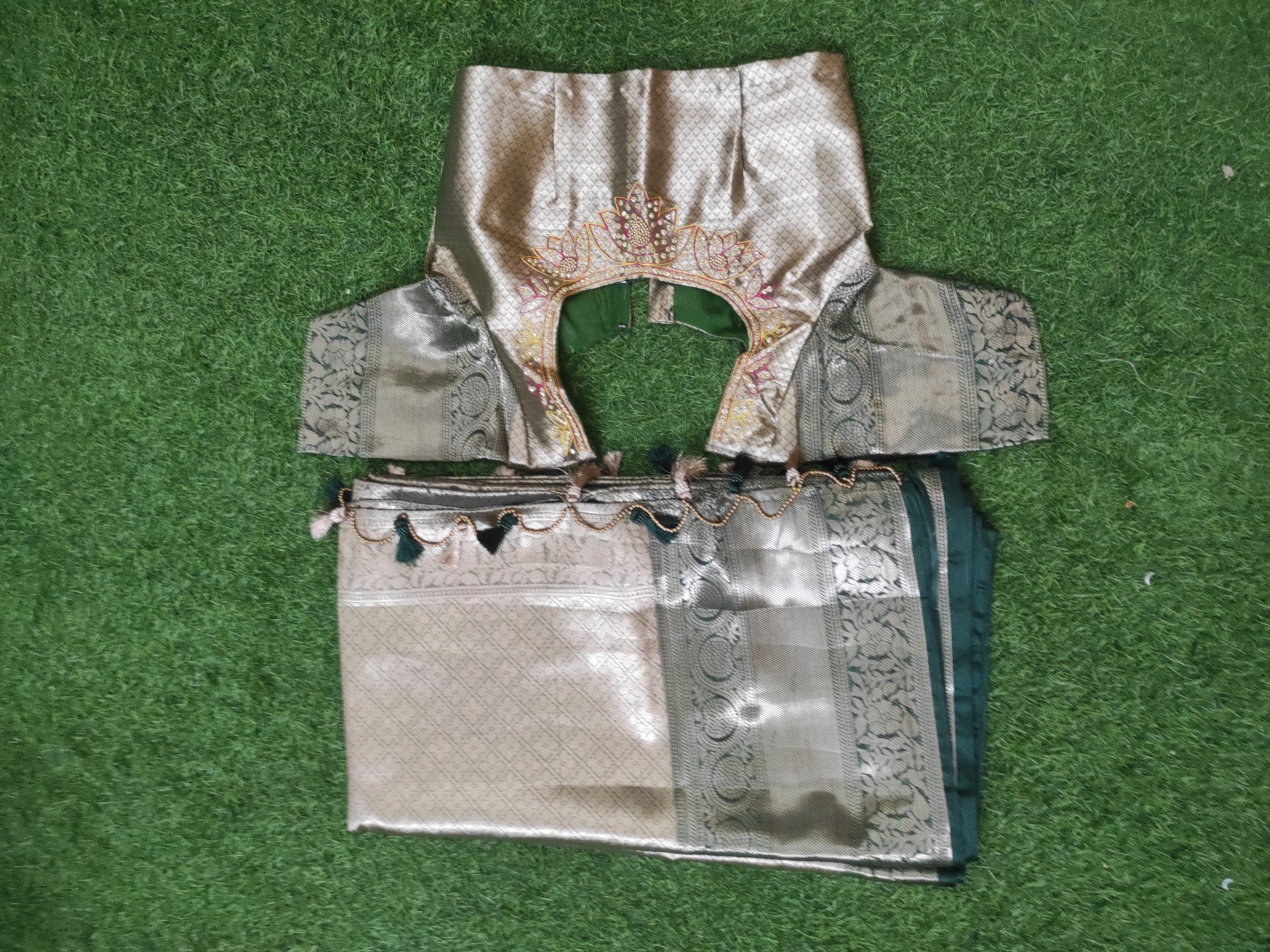 Semi pattu saree Saree